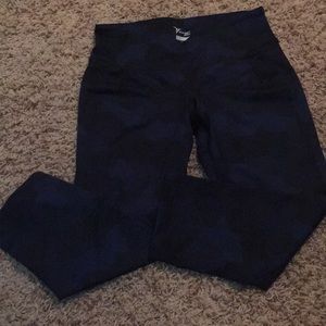 NWOT Blue and Black Old Navy Capri Leggings